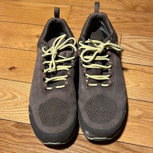 Vasque litebase trail shoes